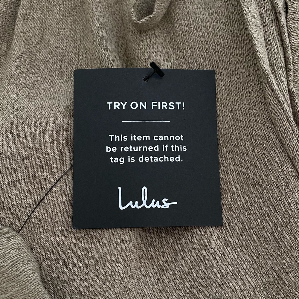 Lulus - Paradise is Calling Strappy Romper in Olive Green (NWT) - Size : M - Picture 11 of 12